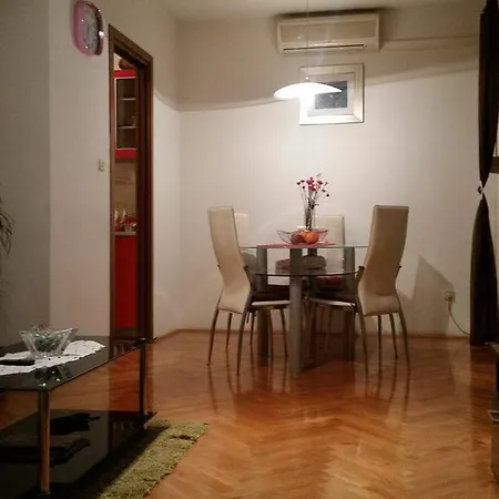 Apartment Joker Split