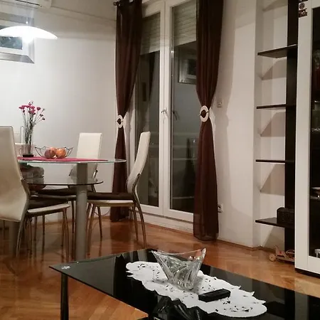 Apartment Joker Split